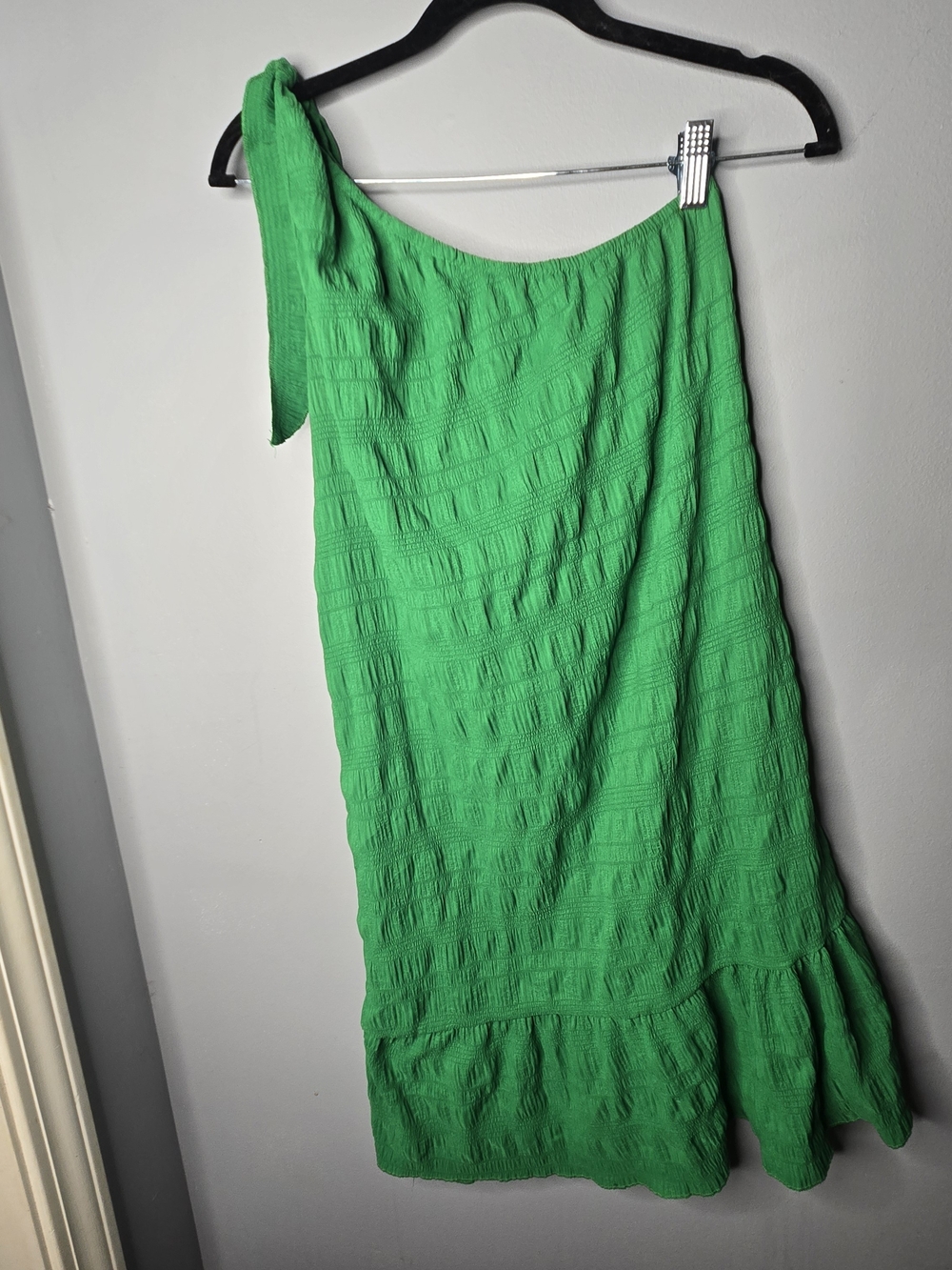 Bright Green One-Shoulder Textured Ruffle Hem Dress Medium Stretchy Flowy